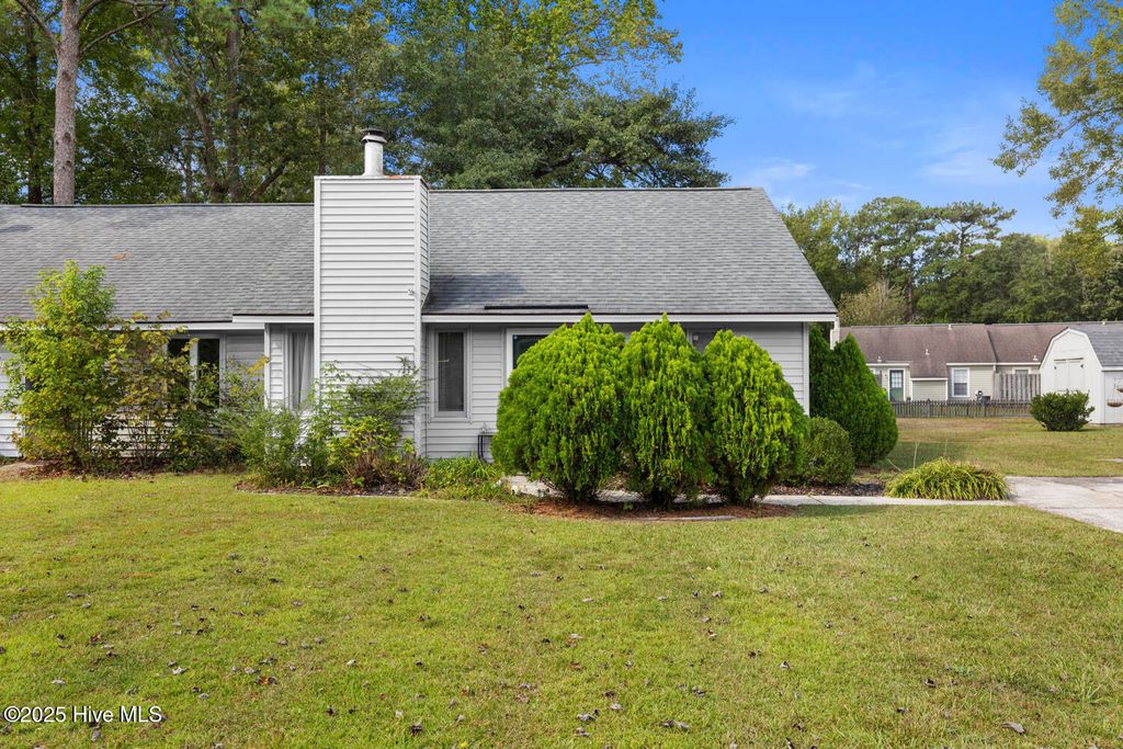 Photo of 1505 Princeton Lane #B, New Bern, NC 28562 (MLS # 100534736)