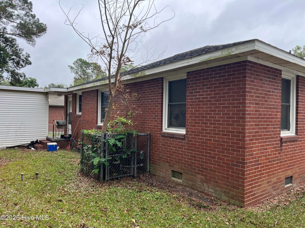 Photo of 600 Jackson Lane, Kinston, NC 28501 (MLS # 100535749)