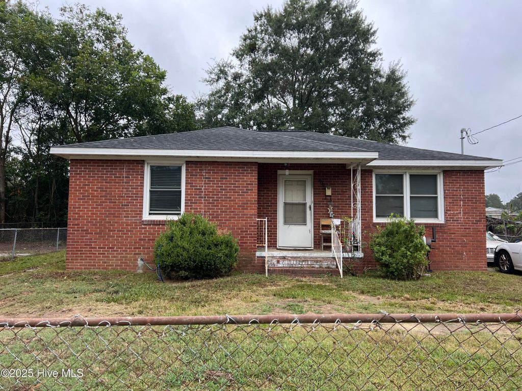 Photo of 600 Jackson Lane, Kinston, NC 28501 (MLS # 100535749)