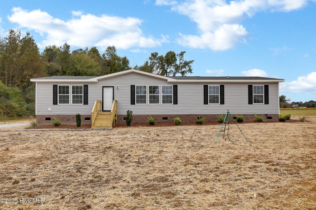Photo of 134 Sand Ridge Drive, Beulaville, NC 28518 (MLS # 100538469)
