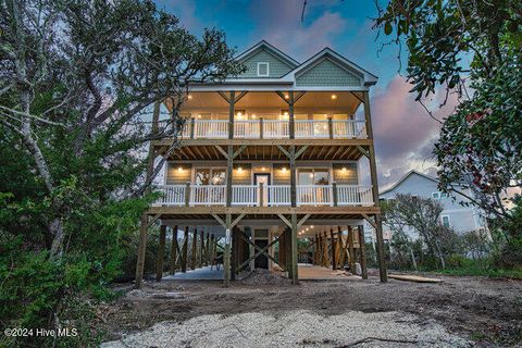 A home in North Topsail Beach