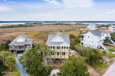 A home in North Topsail Beach