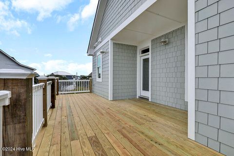 A home in North Topsail Beach