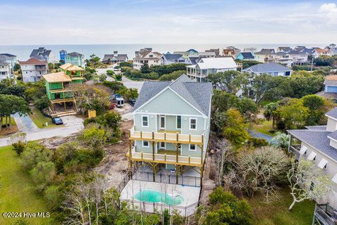 A home in North Topsail Beach