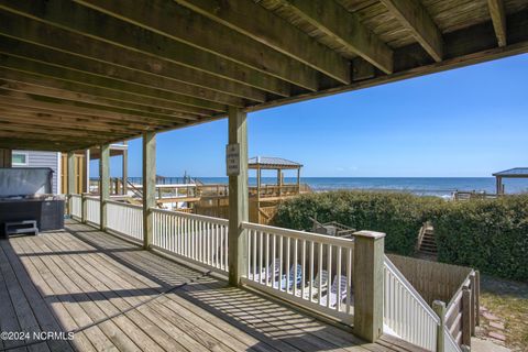 A home in North Topsail Beach