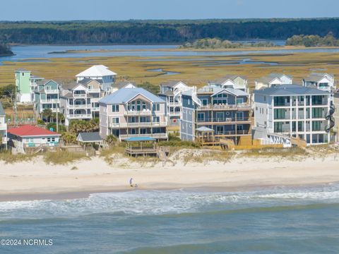 A home in North Topsail Beach