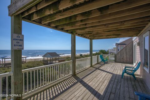 A home in North Topsail Beach