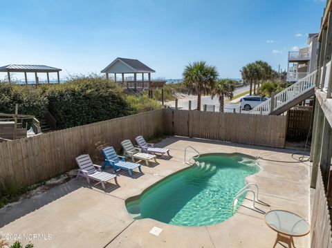 A home in North Topsail Beach