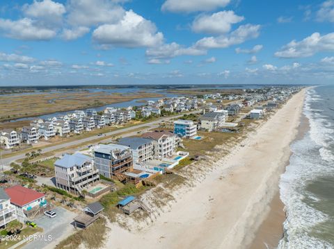 A home in North Topsail Beach