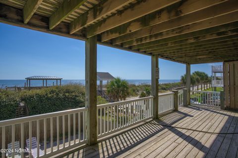 A home in North Topsail Beach