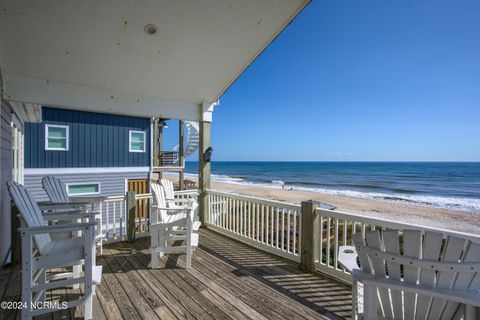 A home in North Topsail Beach