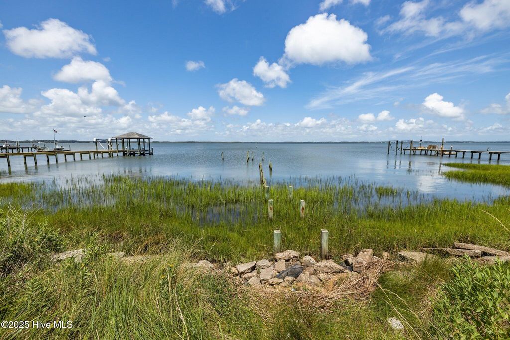 Photo of 1512 Scotts Landing, Morehead City, NC 28557 (MLS # 100516739)