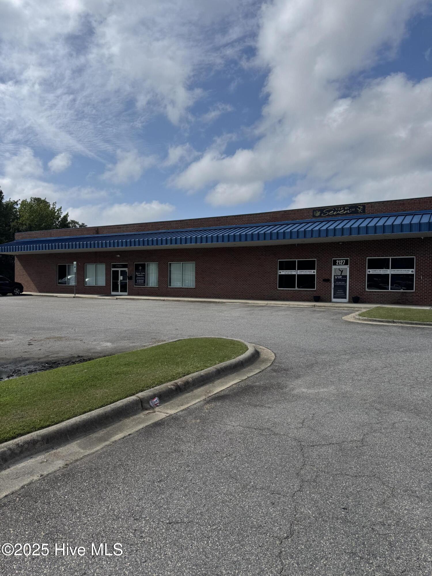 2129 Lawrence Circle