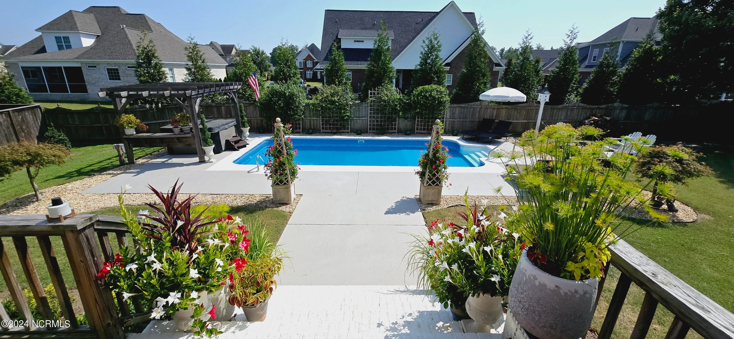 Greenville, North Carolina 27858, United States, 5 Bedrooms Bedrooms, ,5 BathroomsBathrooms,Residential,Pending,79812