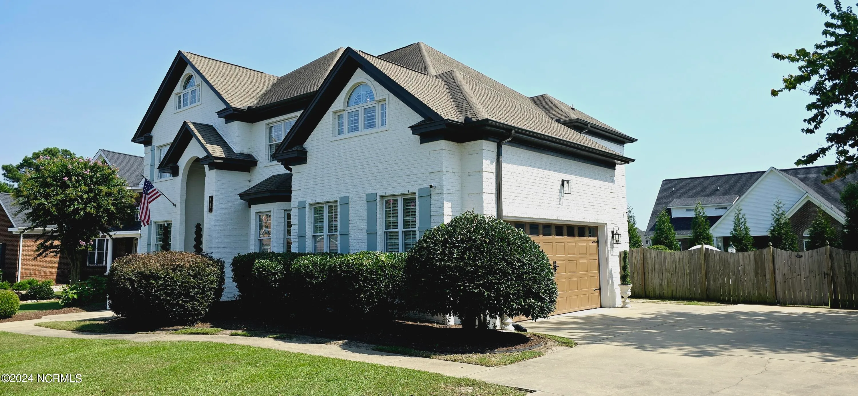Greenville, North Carolina 27858, United States, 5 Bedrooms Bedrooms, ,5 BathroomsBathrooms,Residential,Pending,79812