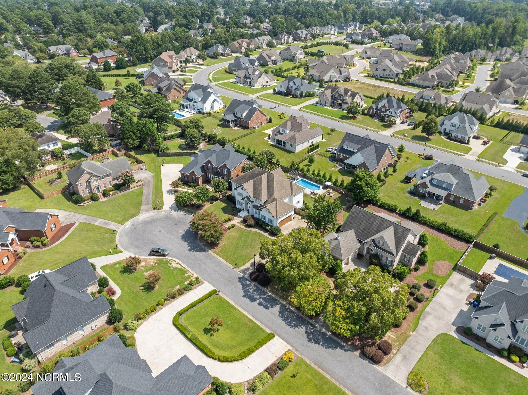 Greenville, North Carolina 27858, United States, 5 Bedrooms Bedrooms, ,5 BathroomsBathrooms,Residential,Pending,79812