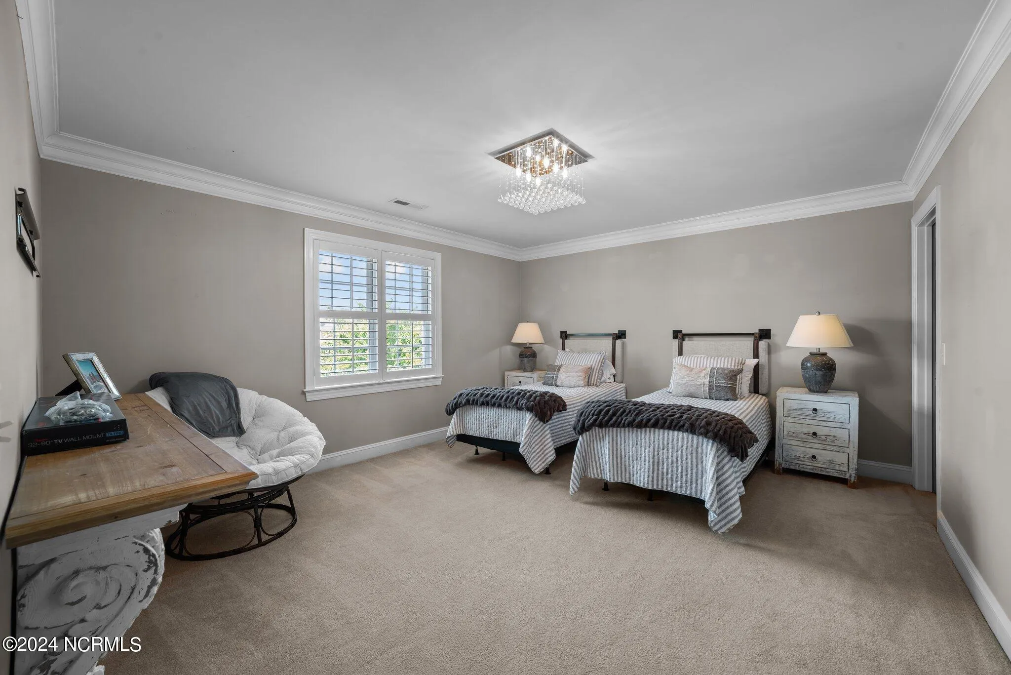 Greenville, North Carolina 27858, United States, 5 Bedrooms Bedrooms, ,5 BathroomsBathrooms,Residential,Pending,79812