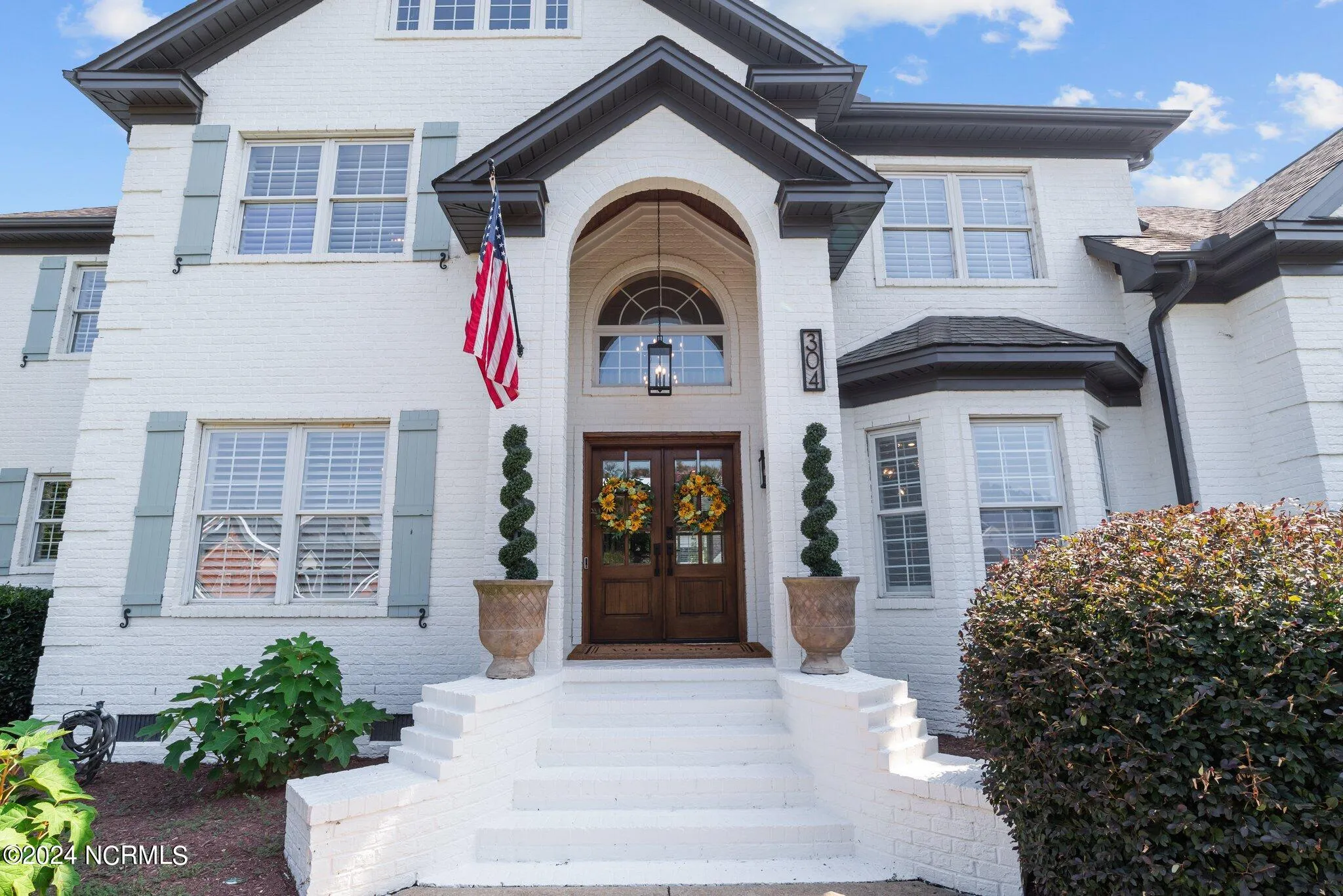 Greenville, North Carolina 27858, United States, 5 Bedrooms Bedrooms, ,5 BathroomsBathrooms,Residential,Pending,79812