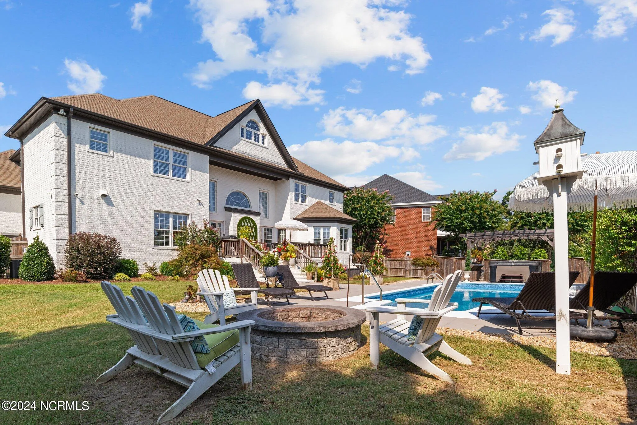 Greenville, North Carolina 27858, United States, 5 Bedrooms Bedrooms, ,5 BathroomsBathrooms,Residential,Pending,79812