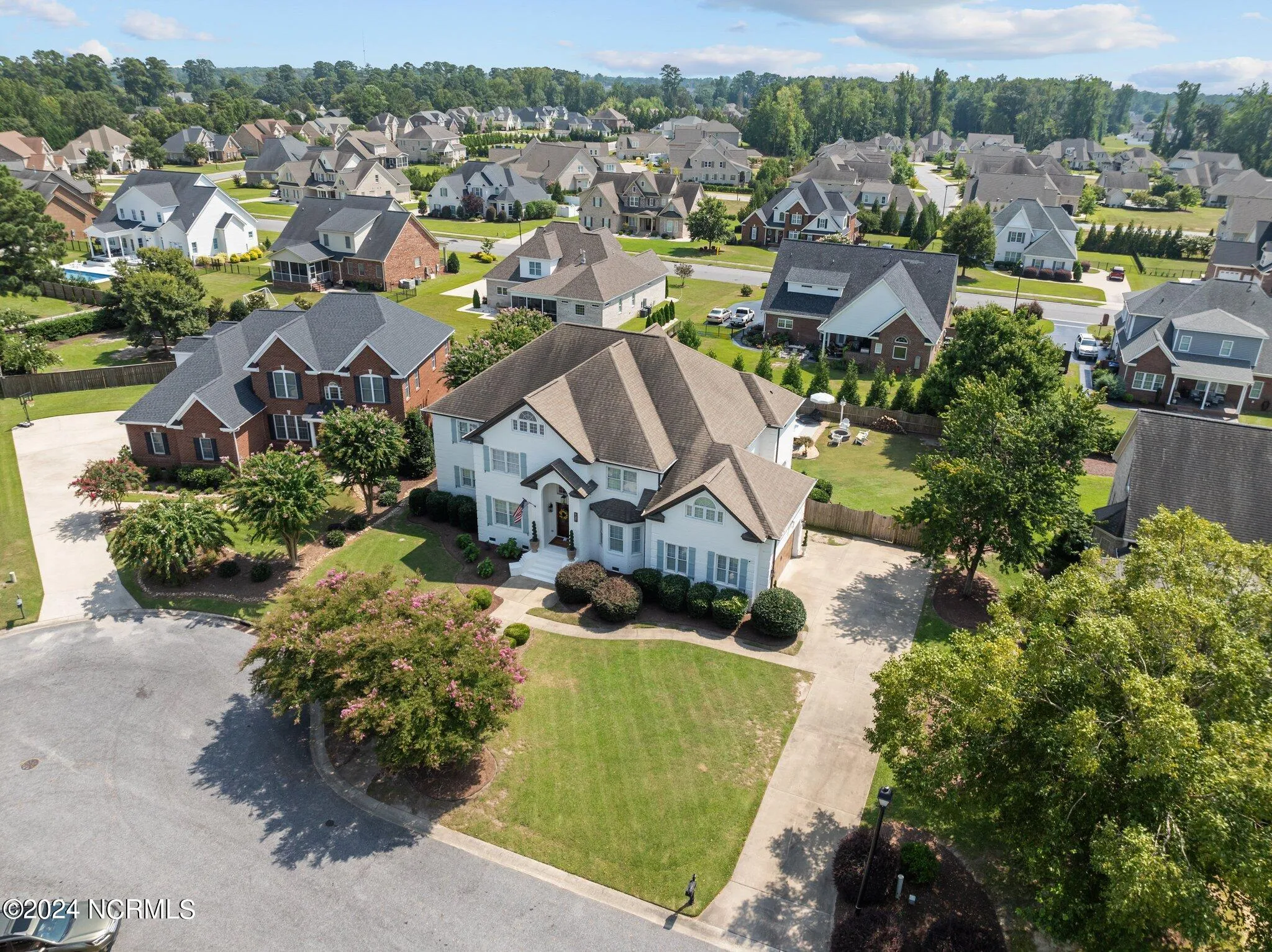 Greenville, North Carolina 27858, United States, 5 Bedrooms Bedrooms, ,5 BathroomsBathrooms,Residential,Pending,79812