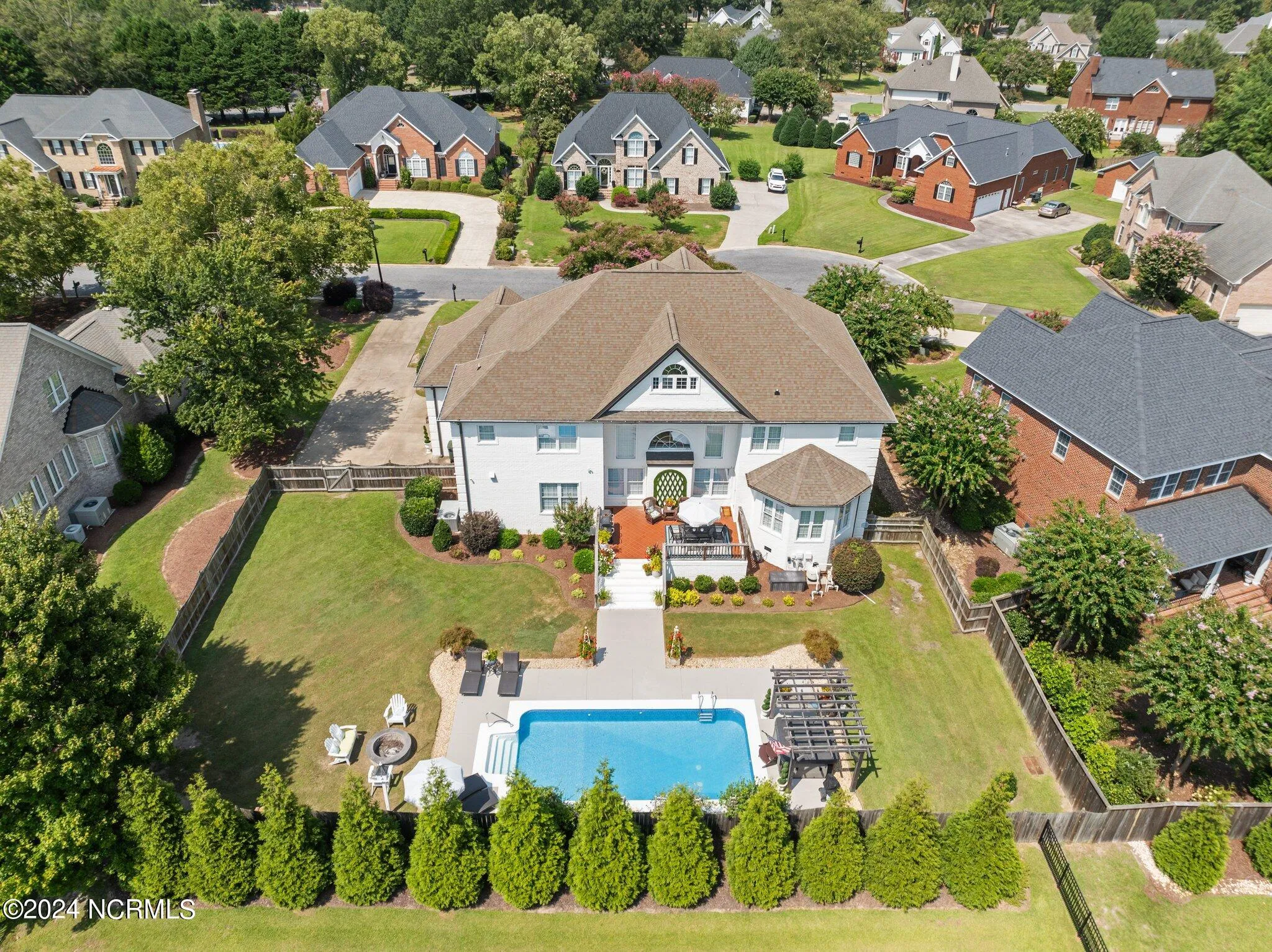 Greenville, North Carolina 27858, United States, 5 Bedrooms Bedrooms, ,5 BathroomsBathrooms,Residential,Pending,79812
