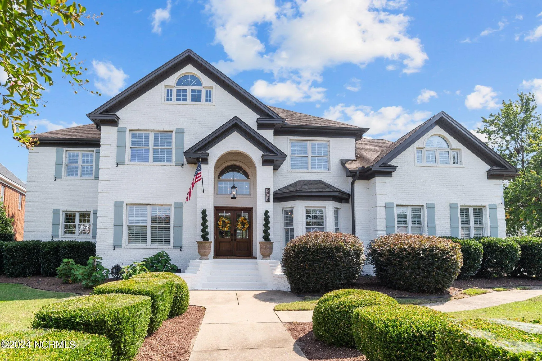 Greenville, North Carolina 27858, United States, 5 Bedrooms Bedrooms, ,5 BathroomsBathrooms,Residential,Pending,79812