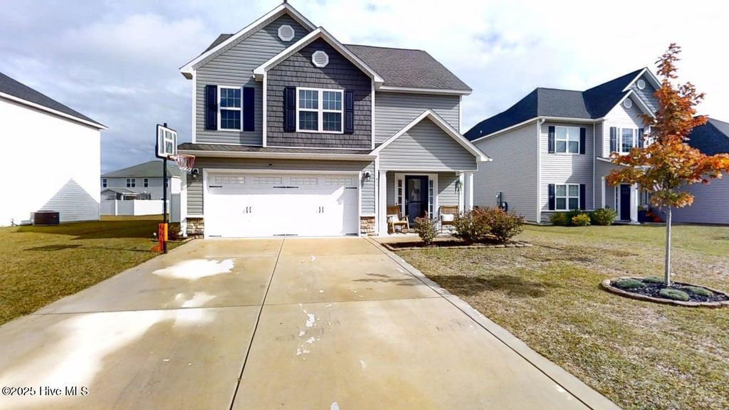 Photo of 437 Nantucket Trail, Sneads Ferry, NC 28460 (MLS # 100539509)