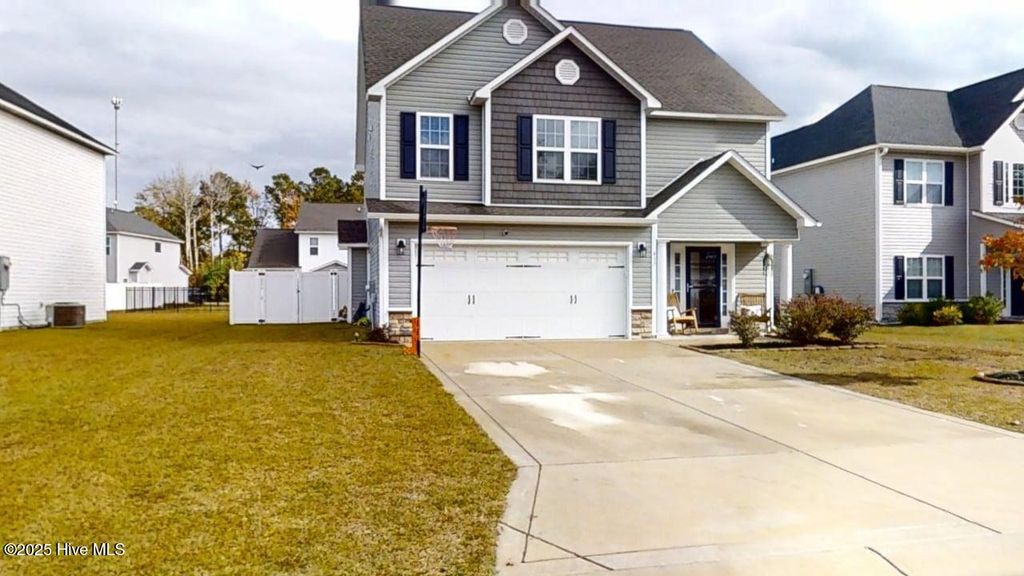 Photo of 437 Nantucket Trail, Sneads Ferry, NC 28460 (MLS # 100539509)