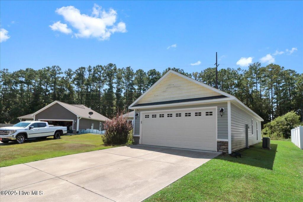 Photo of 3609 Delesa Court, New Bern, NC 28560 (MLS # 100529242)