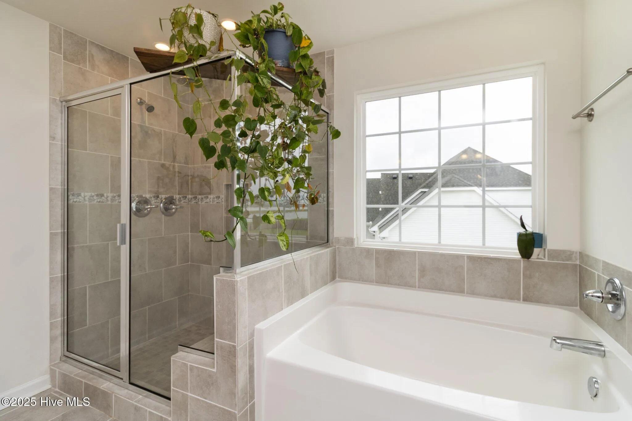 Moyock, North Carolina 27958, United States, 5 Bedrooms Bedrooms, ,4 BathroomsBathrooms,Residential,Active,250822