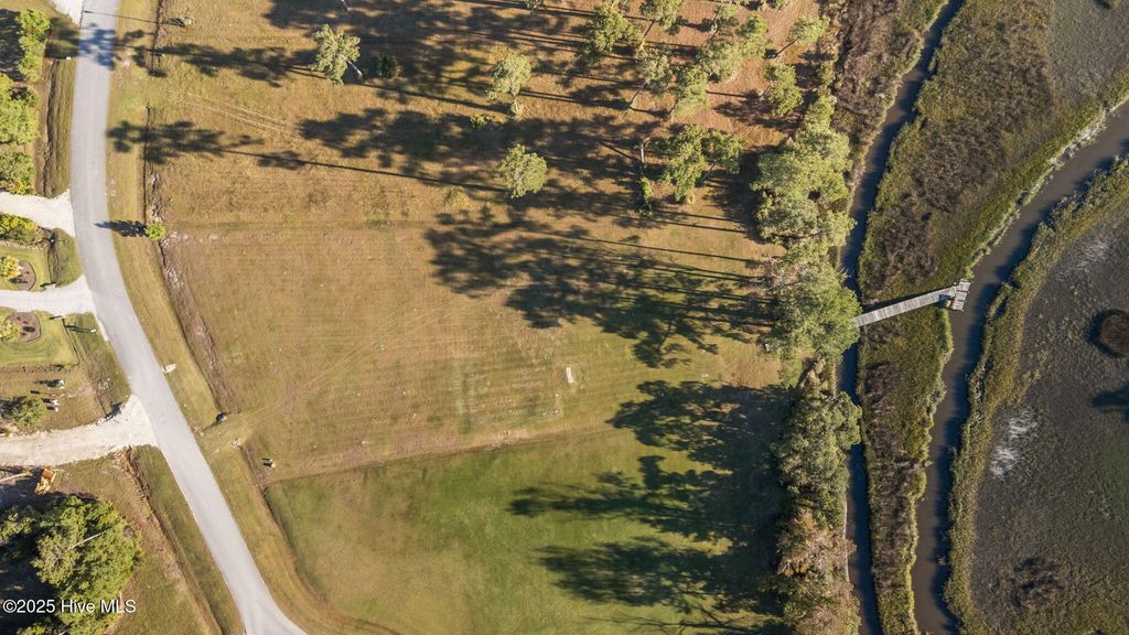 Photo of 212 Settlement Lane, Newport, NC 28570 (MLS # 100537360)