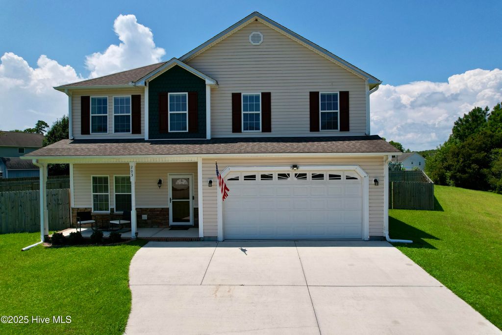 Photo of 203 Tucksey Court N, Hubert, NC 28539 (MLS # 100518496)