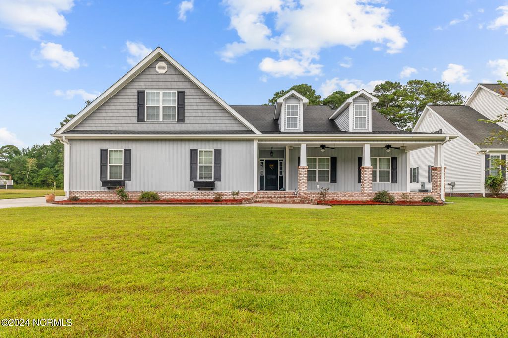 Photo of 427 Candlewood Drive, Jacksonville, NC 28540 (MLS # 100543742)