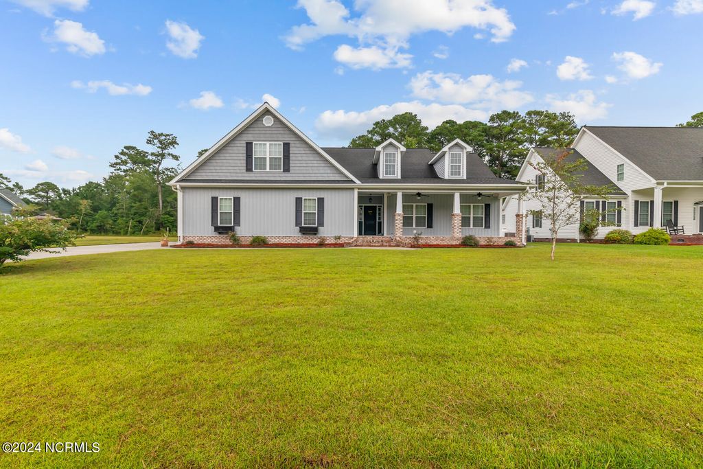 Photo of 427 Candlewood Drive, Jacksonville, NC 28540 (MLS # 100543742)