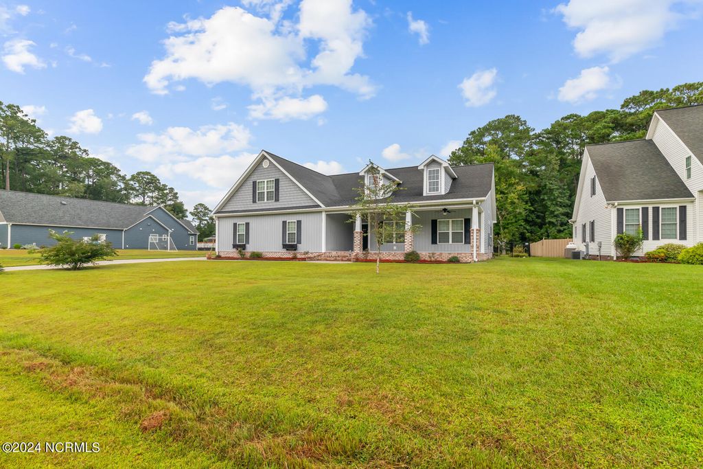 Photo of 427 Candlewood Drive, Jacksonville, NC 28540 (MLS # 100543742)