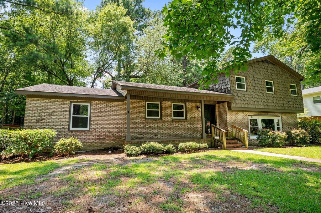 Photo of 208 Greenwood Drive, Greenville, NC 27834 (MLS # 100518050)