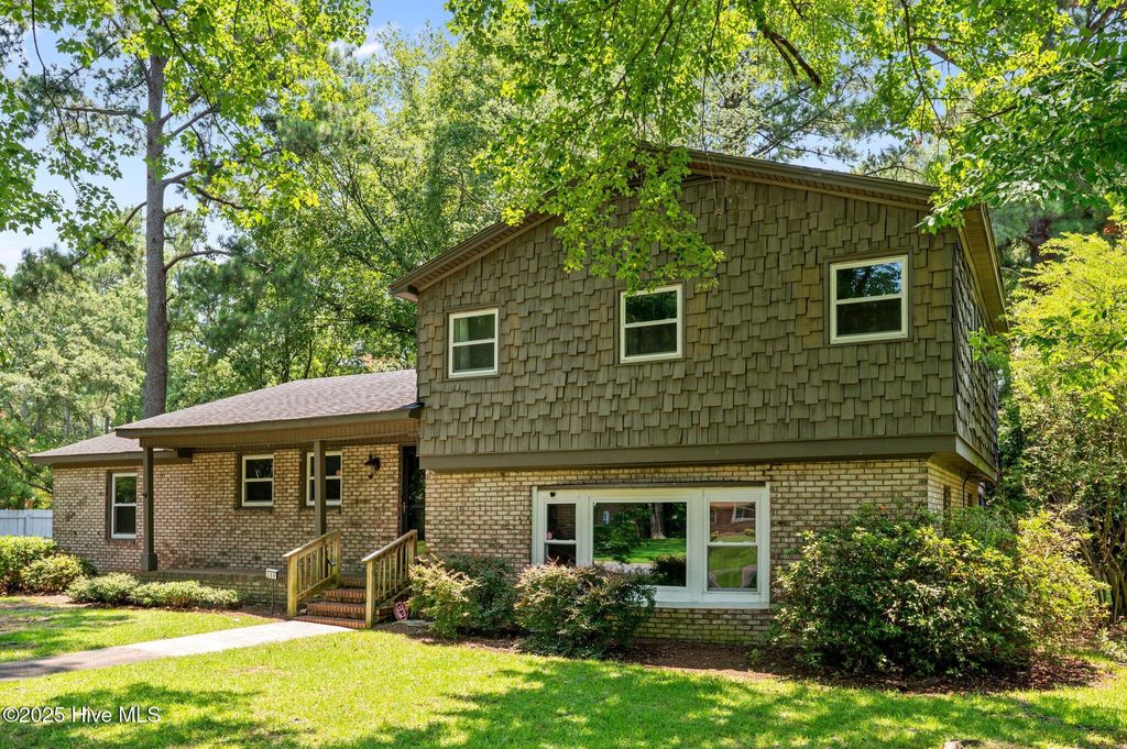 Photo of 208 Greenwood Drive, Greenville, NC 27834 (MLS # 100518050)