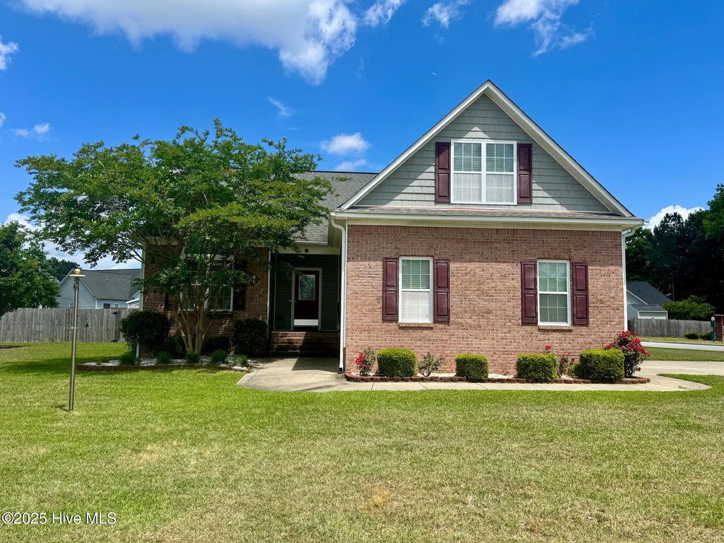 Photo of 102 Woodberry Place, Jacksonville, NC 28540 (MLS # 100511273)
