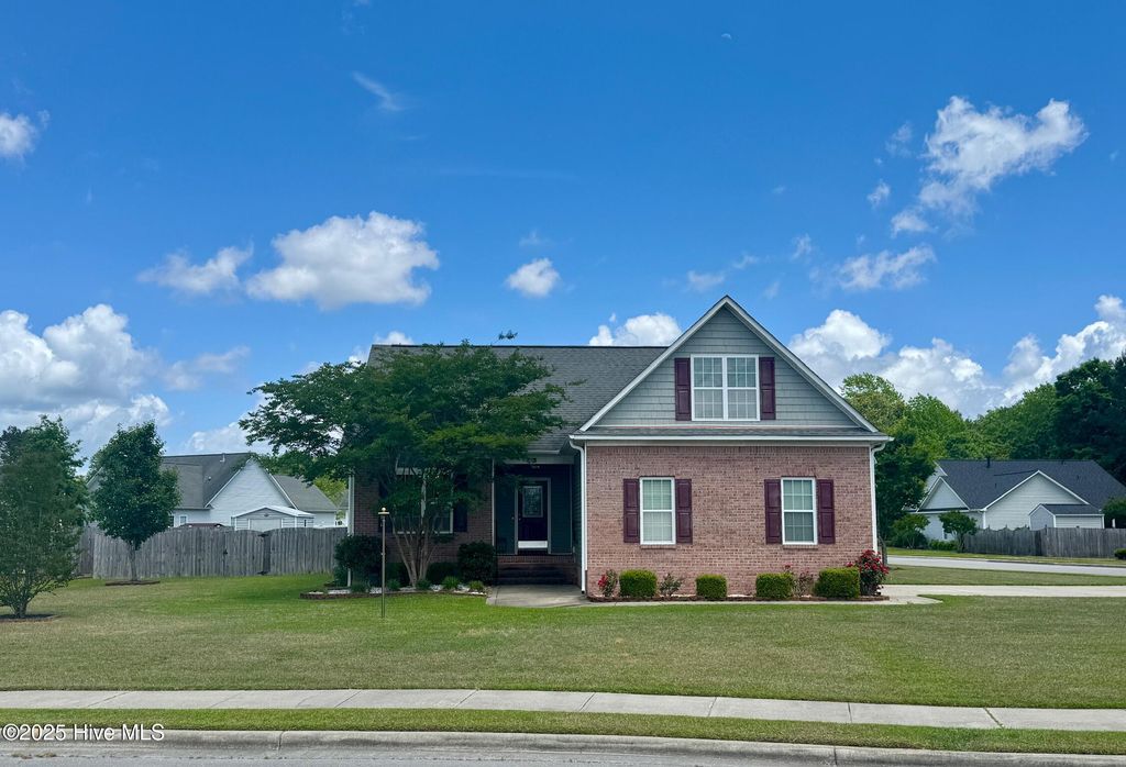 Photo of 102 Woodberry Place, Jacksonville, NC 28540 (MLS # 100511273)