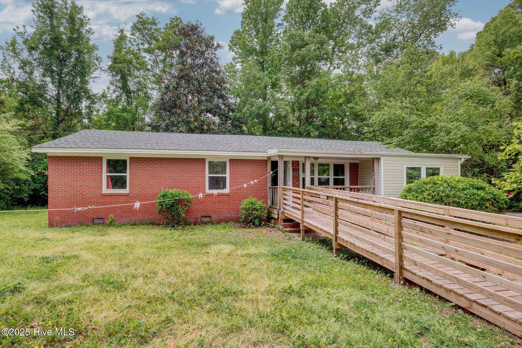 Photo of 2128 Yaupon Drive, Wilmington, NC 28401 (MLS # 100522593)