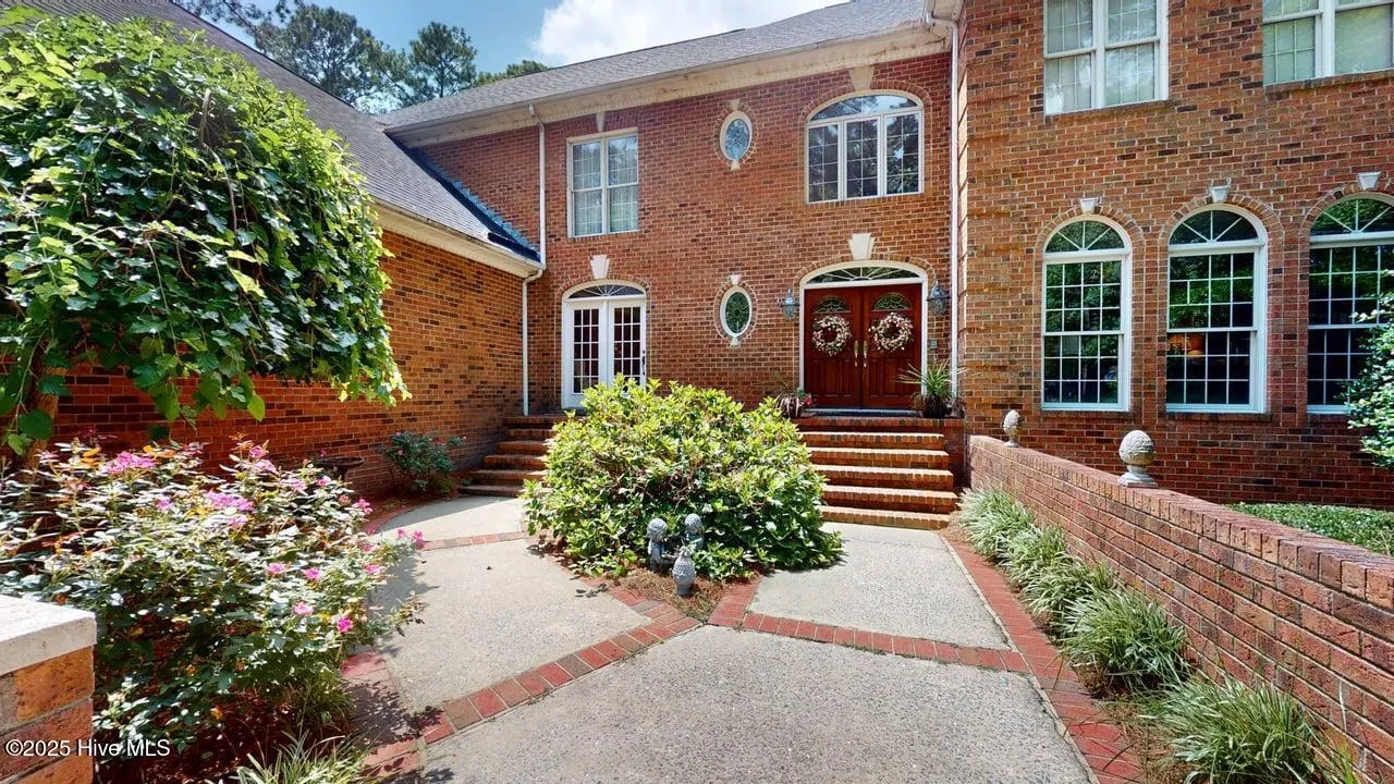 Goldsboro, North Carolina 27534, United States, 5 Bedrooms Bedrooms, ,6 BathroomsBathrooms,Residential,Active,87685