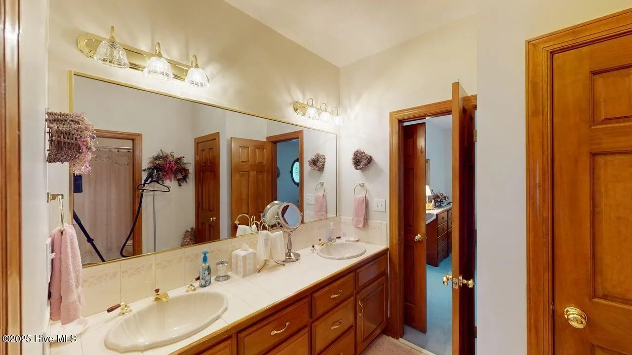 Goldsboro, North Carolina 27534, United States, 5 Bedrooms Bedrooms, ,6 BathroomsBathrooms,Residential,Active,87685