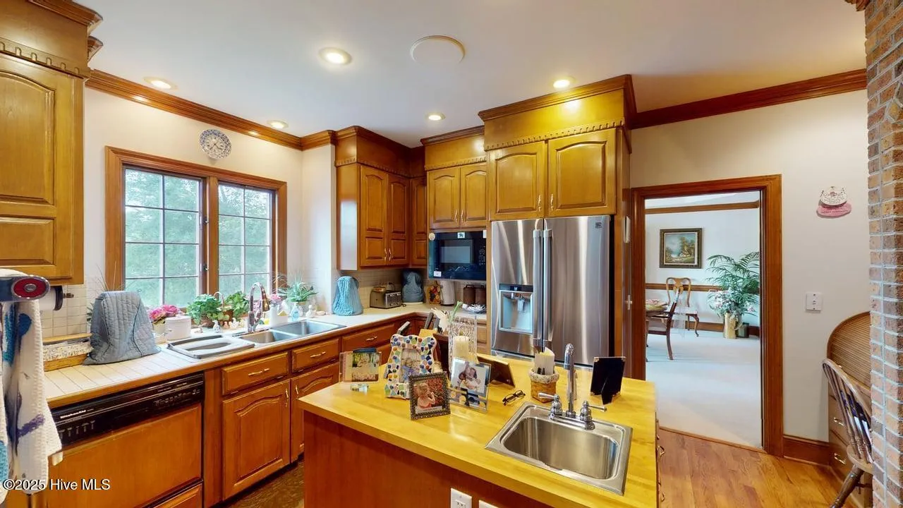 Goldsboro, North Carolina 27534, United States, 5 Bedrooms Bedrooms, ,6 BathroomsBathrooms,Residential,Active,87685