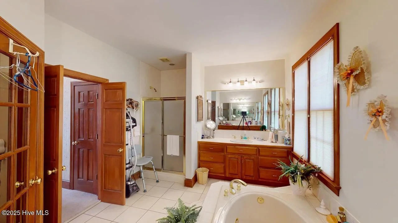 Goldsboro, North Carolina 27534, United States, 5 Bedrooms Bedrooms, ,6 BathroomsBathrooms,Residential,Active,87685