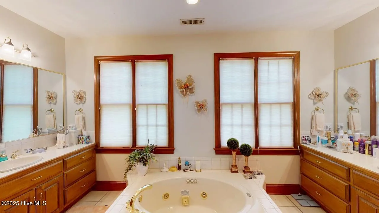 Goldsboro, North Carolina 27534, United States, 5 Bedrooms Bedrooms, ,6 BathroomsBathrooms,Residential,Active,87685