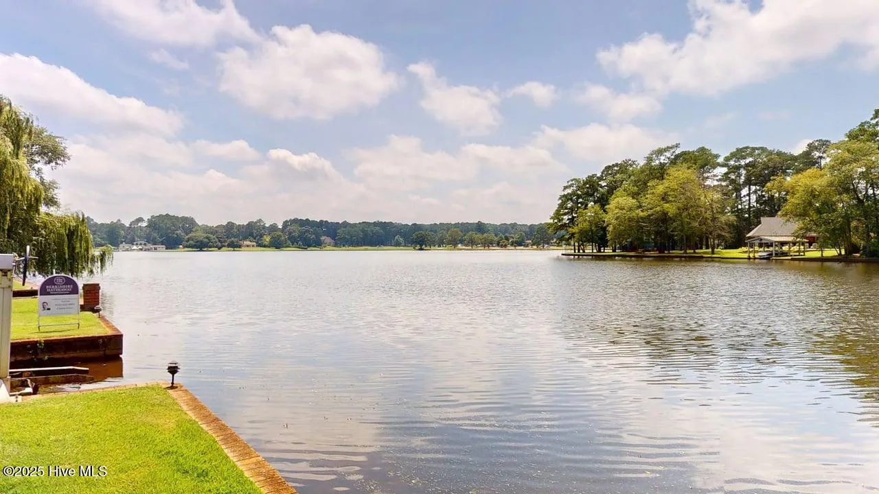 Goldsboro, North Carolina 27534, United States, 5 Bedrooms Bedrooms, ,6 BathroomsBathrooms,Residential,Active,87685