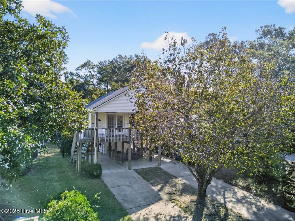 Photo of 328 NE 41st Street, Oak Island, NC 28465 (MLS # 100541371)