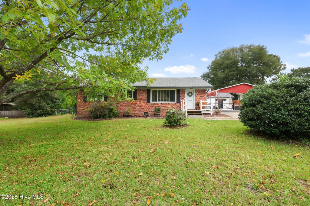 Photo of 906 Parkway Boulevard, Wilmington, NC 28412 (MLS # 100536101)