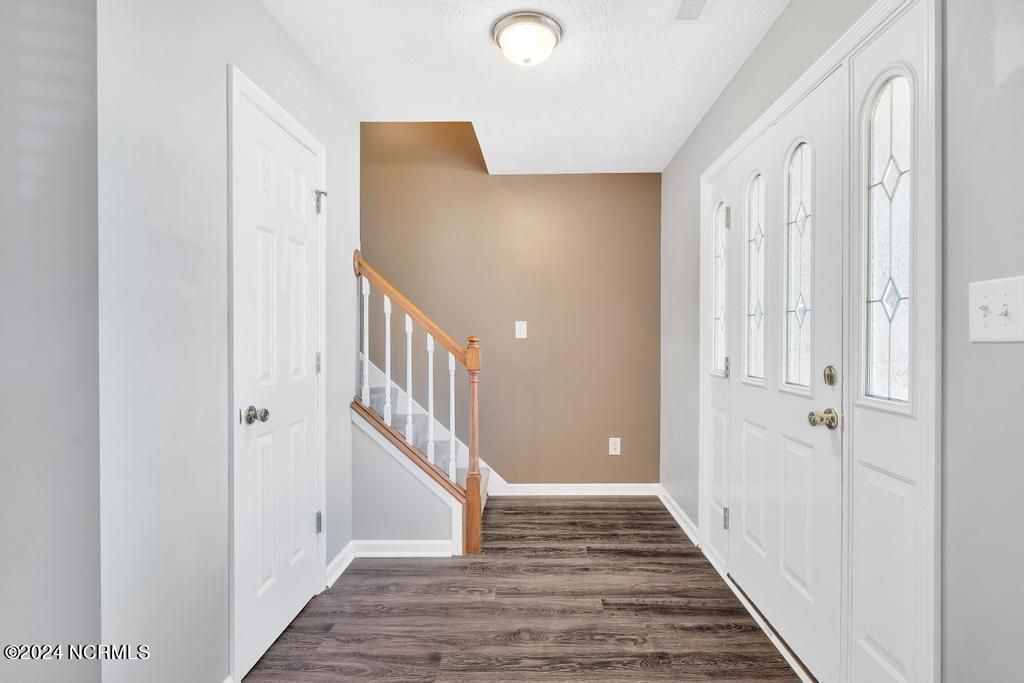 Photo of 108 Daleview Court, Richlands, NC 28574 (MLS # 100500564)