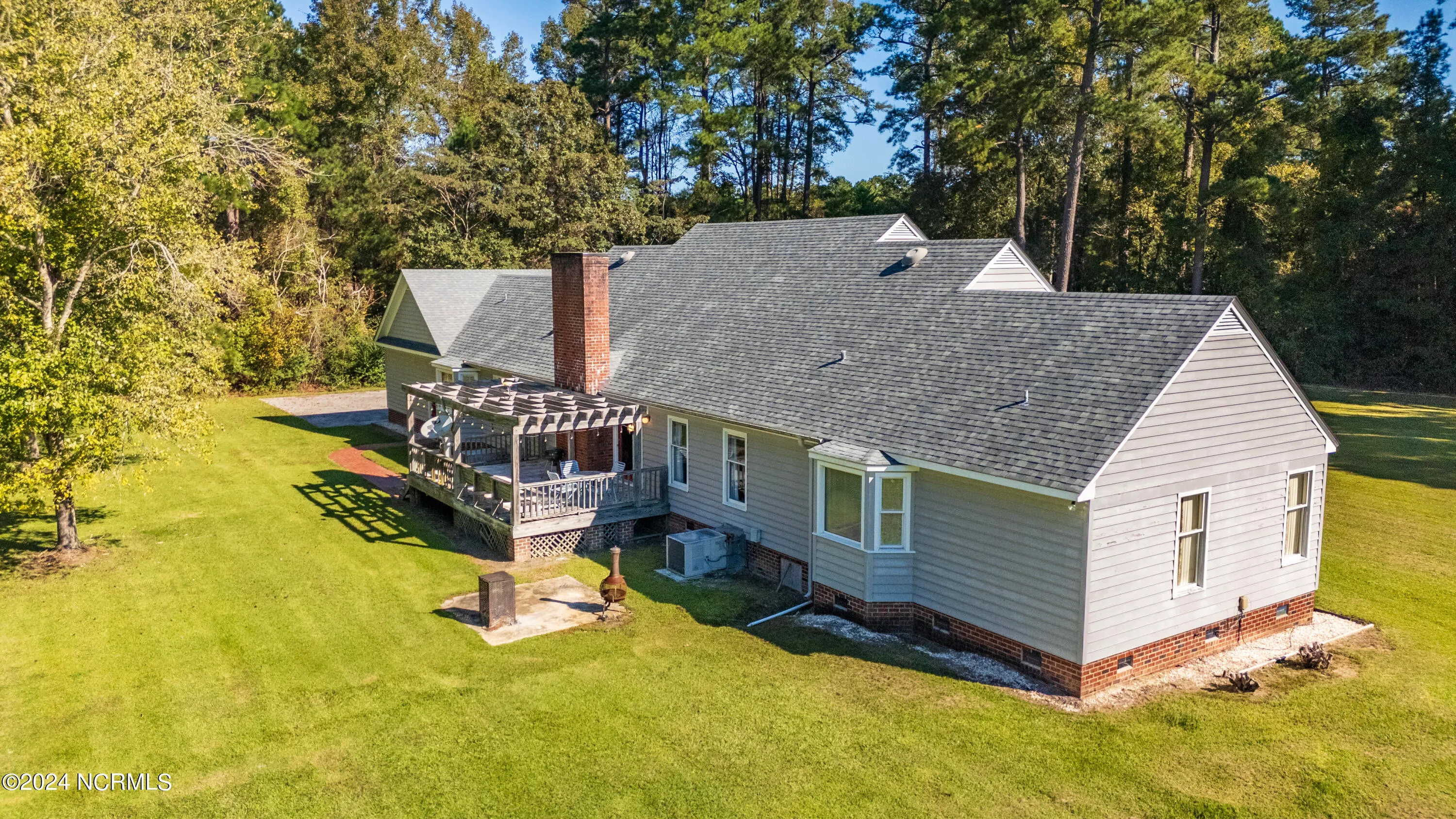 Burgaw, North Carolina 28425, United States, 4 Bedrooms Bedrooms, ,3 BathroomsBathrooms,Residential,Active,38835